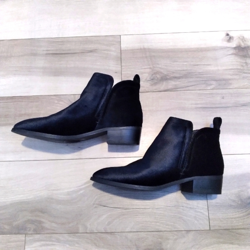 Just Fab Velvet-like Black Ankle Boots Size 9